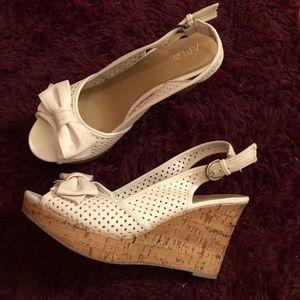 White bow lasercut wedges